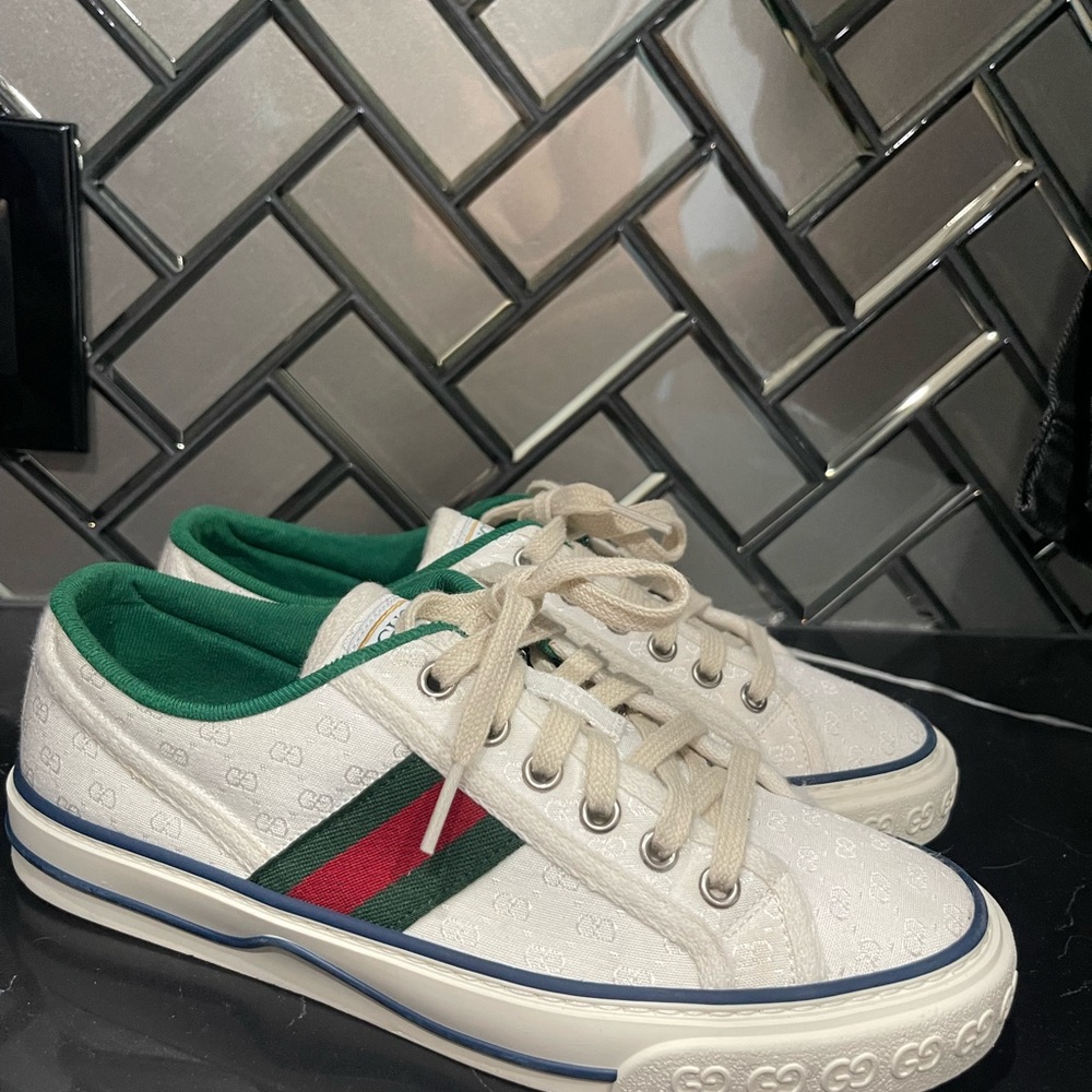 Gucci White Sneakers with Red and Green Accents - Picture 4 of 5